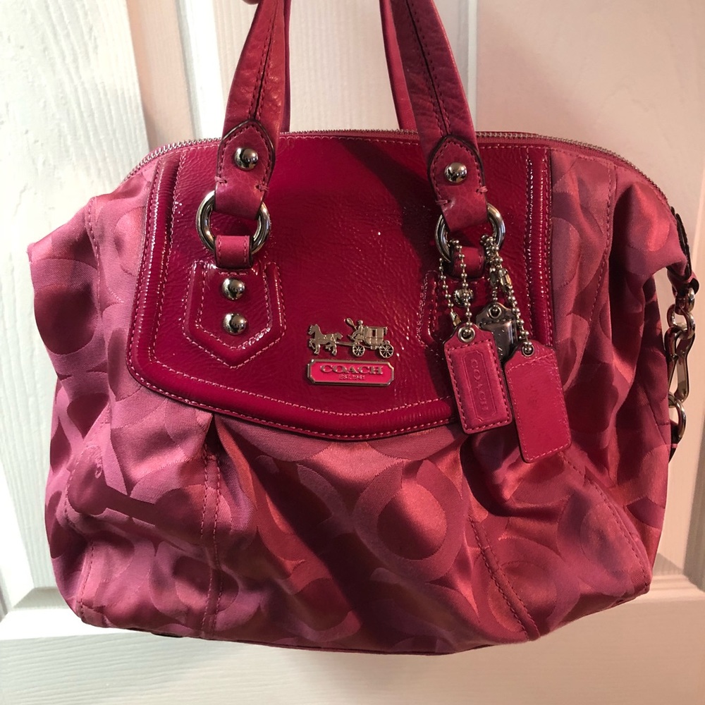 Authentic Coach purse BEAUTIFUL